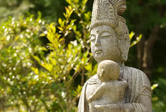 金剛寺での追善供養の様子