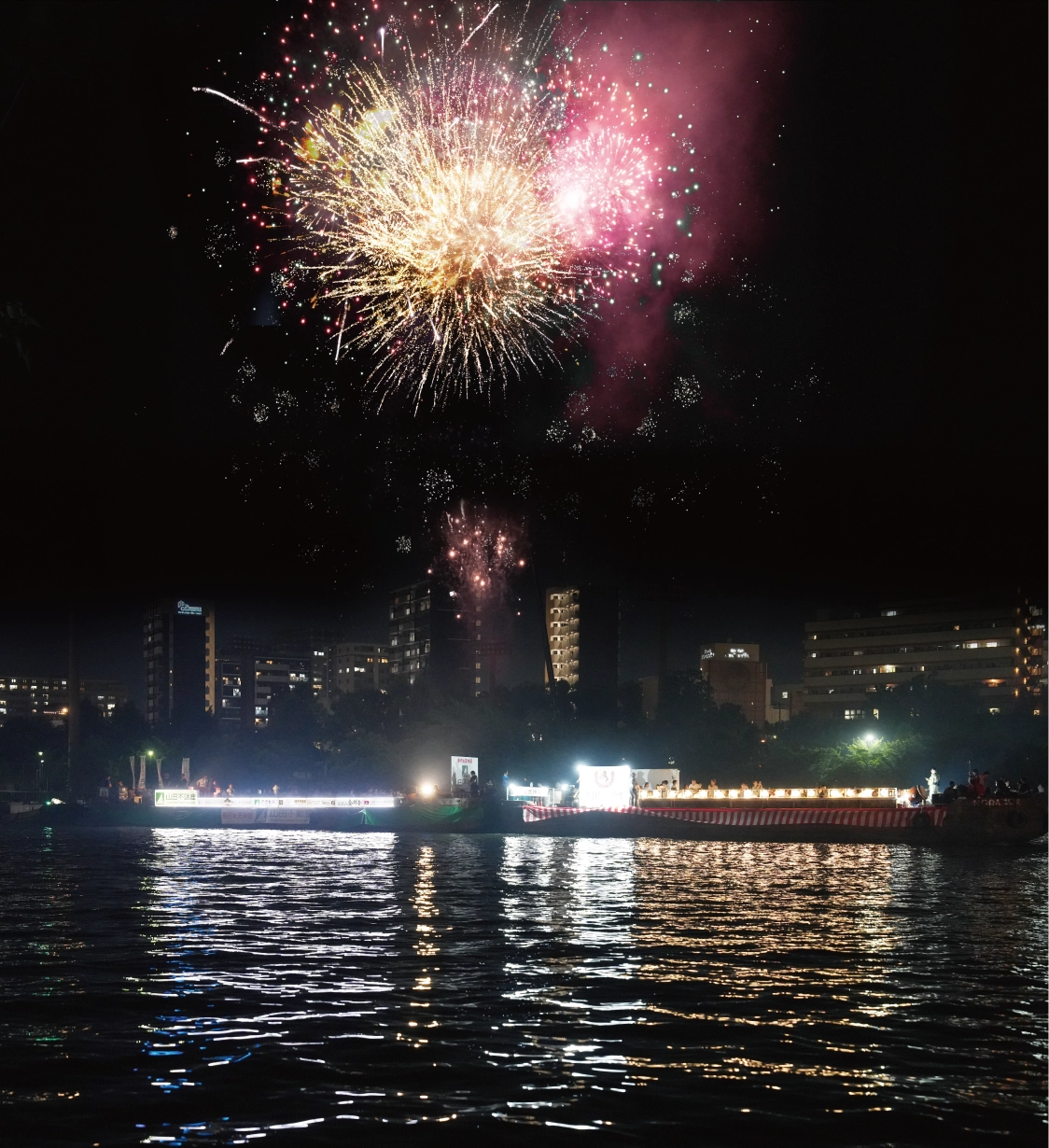 天神祭 船渡御の様子