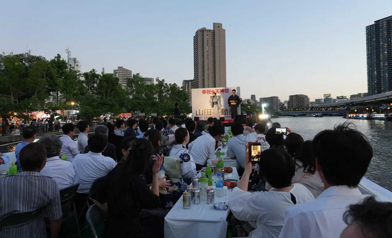 天神祭 船渡御の様子